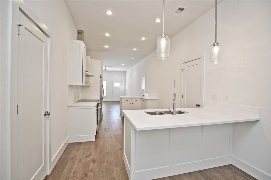 T J Hollands Sub Bentonville - Residential Lease