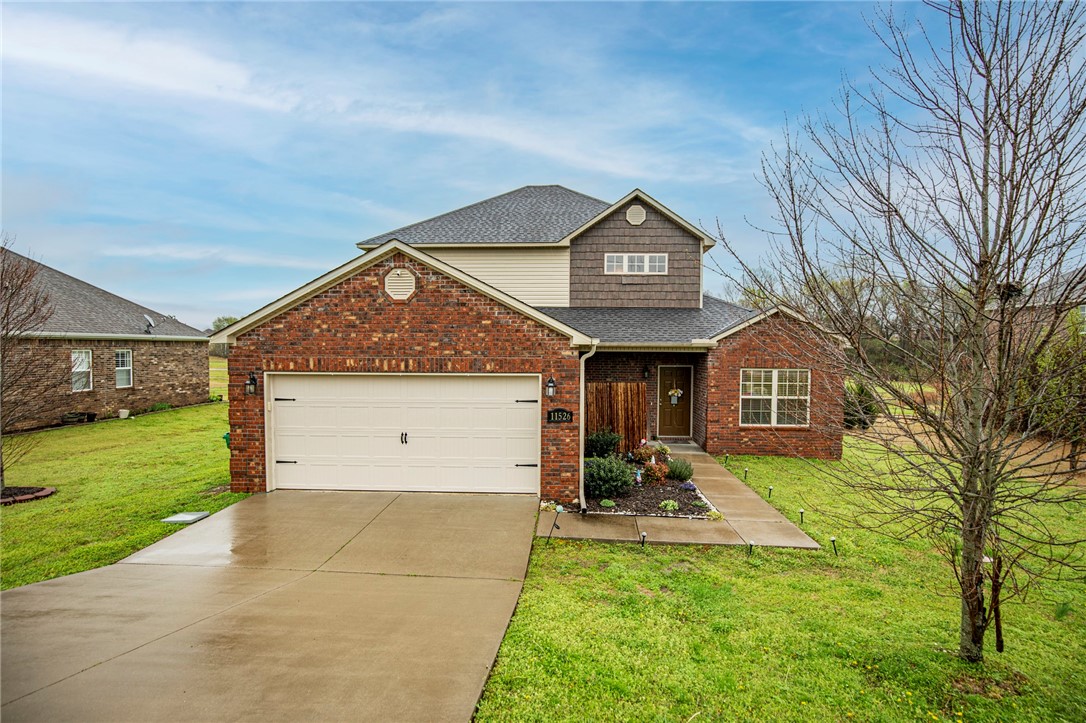 Check out this beautiful home in Highland Square North Subdivision with a view, brick exterior, Principal BDRM on Main Level & 2 BDRMS+Bonus Room Upstairs. Formal Dining & Eat In Kitchen with stainless appliances. Covered Porch with large yard and gorgeous view.