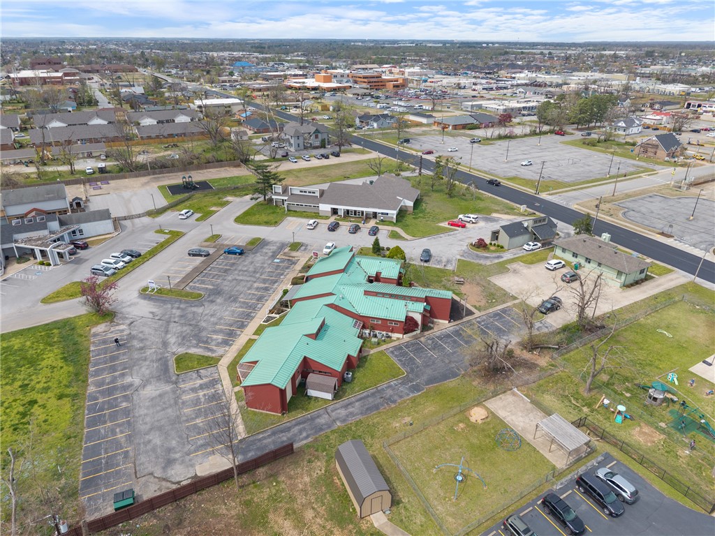 CENTER ONE HORIZONTAL-ROGERS - Commercial Lease