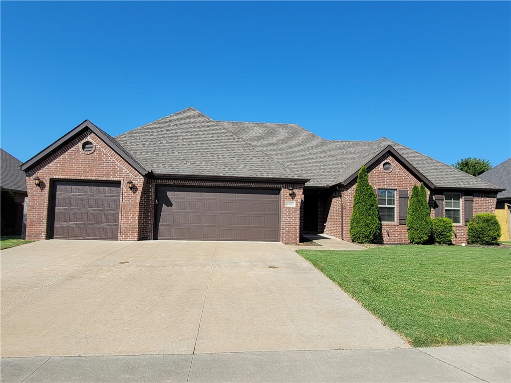 Very spacious 4 bed 2 bath home in excellent Centerton location! This property has lots of amenities like open / split floor plan, 3 car garage, large 6 ft privacy fenced yard, granite counter tops, custom cabinets, fireplace in the living area, 2" faux wood blinds, LVP flooring and more! Walking distance to Bentonville West High School, Gamble Elementary, and just minutes from Downtown Bentonville & Walmart Home Office.