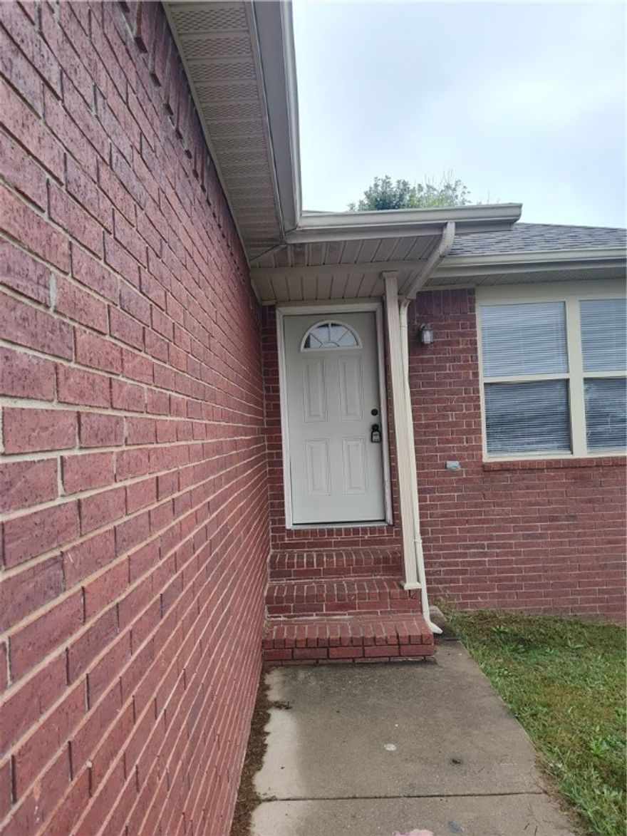 Nice 3 Bedroom 2 Bath duplex with one car garage. Unit comes with washer, dryer, stove, fridge and dishwasher. Broker is related to the owners.