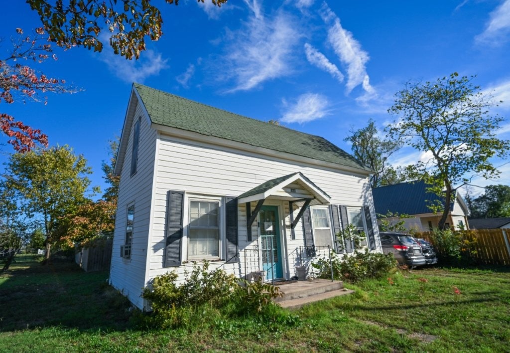 321 W Oak Street