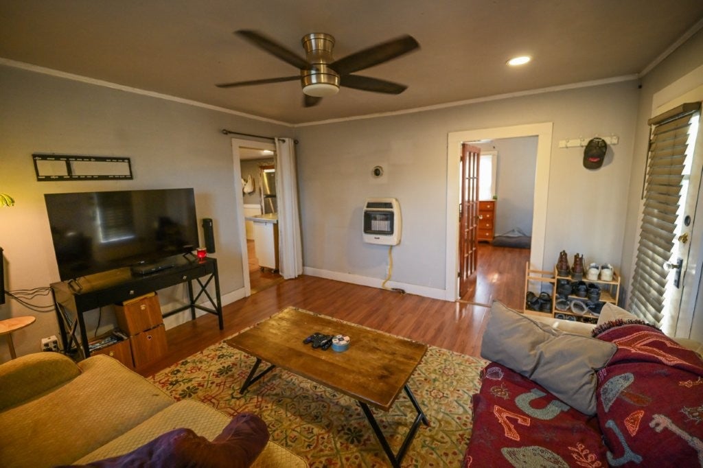 321 W Oak Street