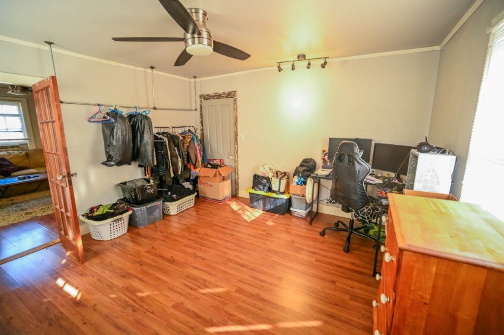 321 W Oak Street
