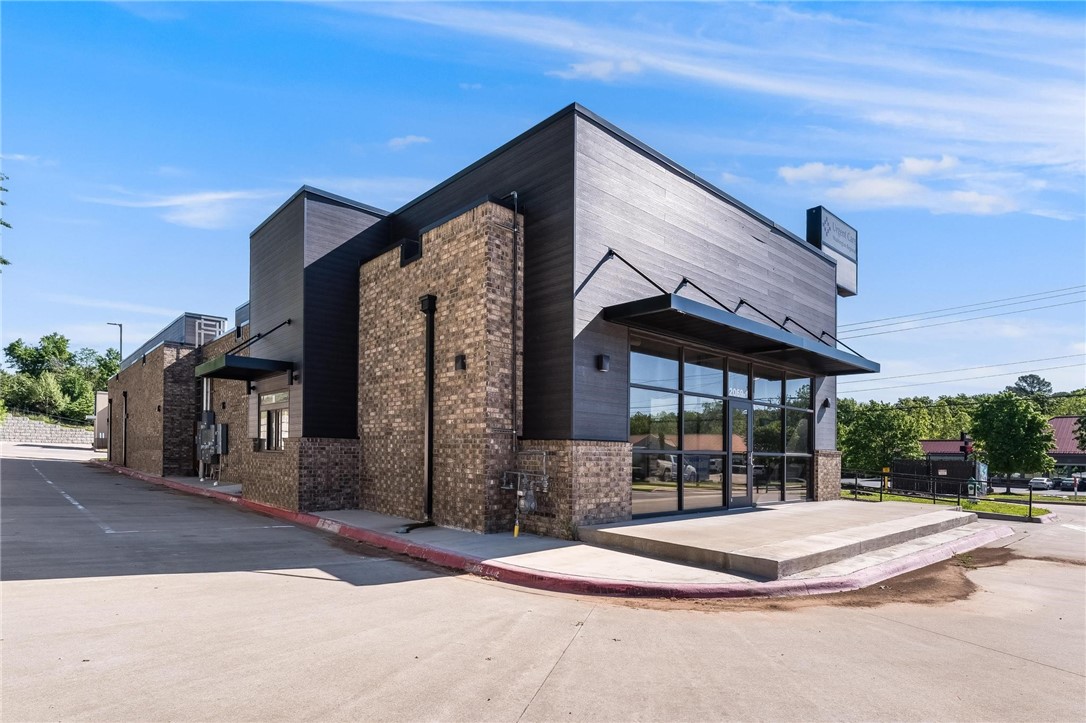 Fayetteville Outlots - Commercial Lease