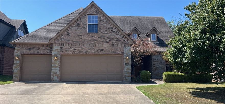 Beautiful 3 bedroom 3 bath, 3 car garage. Bonus room that is like an upstairs separate master suite. Granite counter tops, eat in dining room and formal dining room. Plantation shutters, one room could be used as an office. Rolling Acres Subdivision with amenities, Playground and pool. Convenient to Walmart Distribution Center.