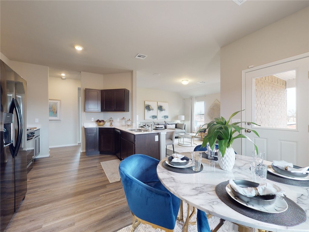 WALNUT HILL SUB PH V-PEA RIDGE - Residential