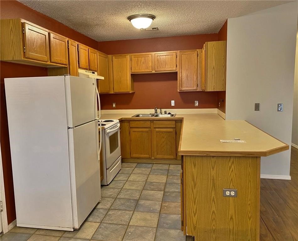 Pinecrest Add Ph I - Residential Lease