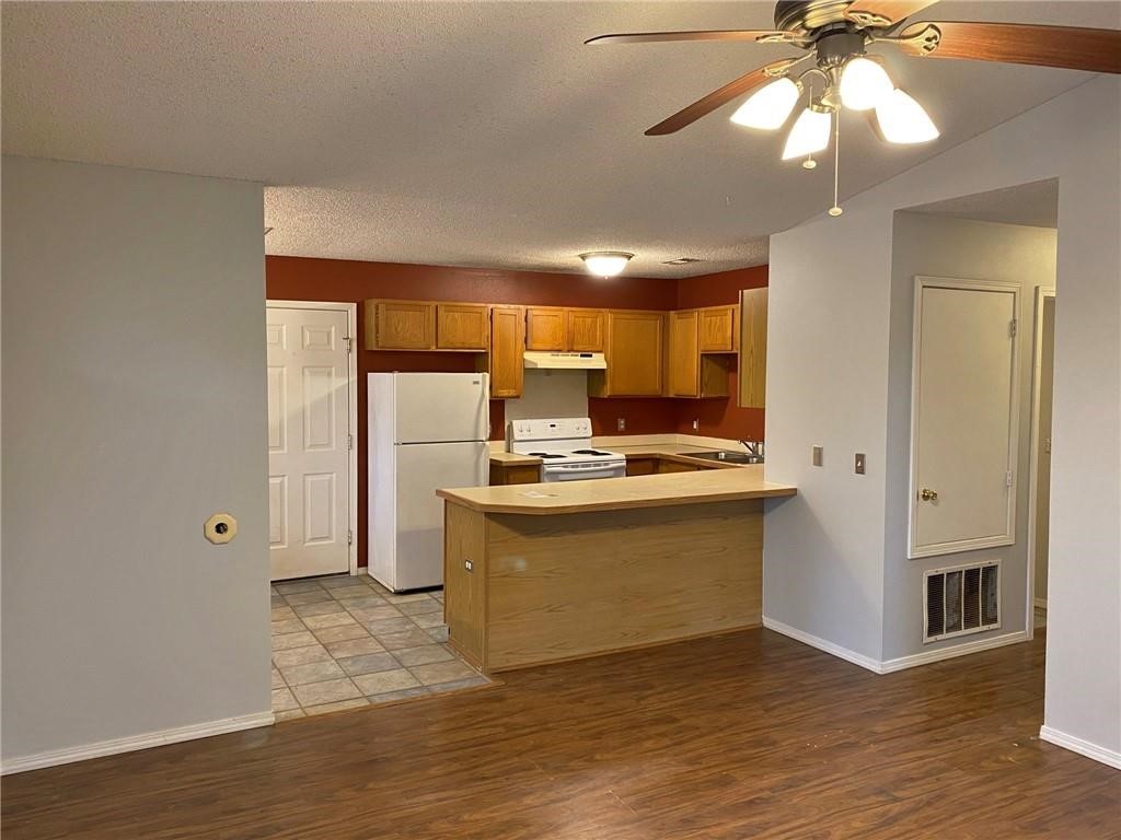 Pinecrest Add Ph I - Residential Lease