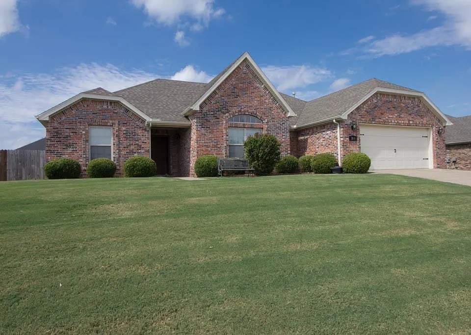 Motivated seller!! New carpet throughout this charming 3-bedroom, 2-bathroom home in Bentonville! This beautifully maintained home is ideally located near shopping, schools, and just minutes from the XNA airport & vibrant downtown Bentonville. Offering three spacious bedrooms and two full baths, this home provides both comfort and convenience. The primary bedroom features an en suite bathroom and a large walk-in closet, perfect for your personal retreat. The open-concept kitchen, seamlessly connected to the living room, is perfect for entertaining and everyday living. The kitchen is equipped with plenty of counter space & storage, making meal prep a breeze while you enjoy the warmth of the gas fireplace in the living room. Set in a highly sought-after neighborhood, this home is a true gem in Bentonville. Don't miss out on the opportunity to make it yours!