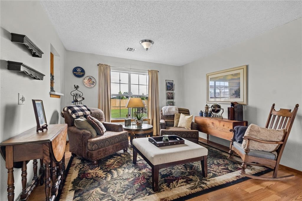 Voiss Park Estates Rogers - Residential