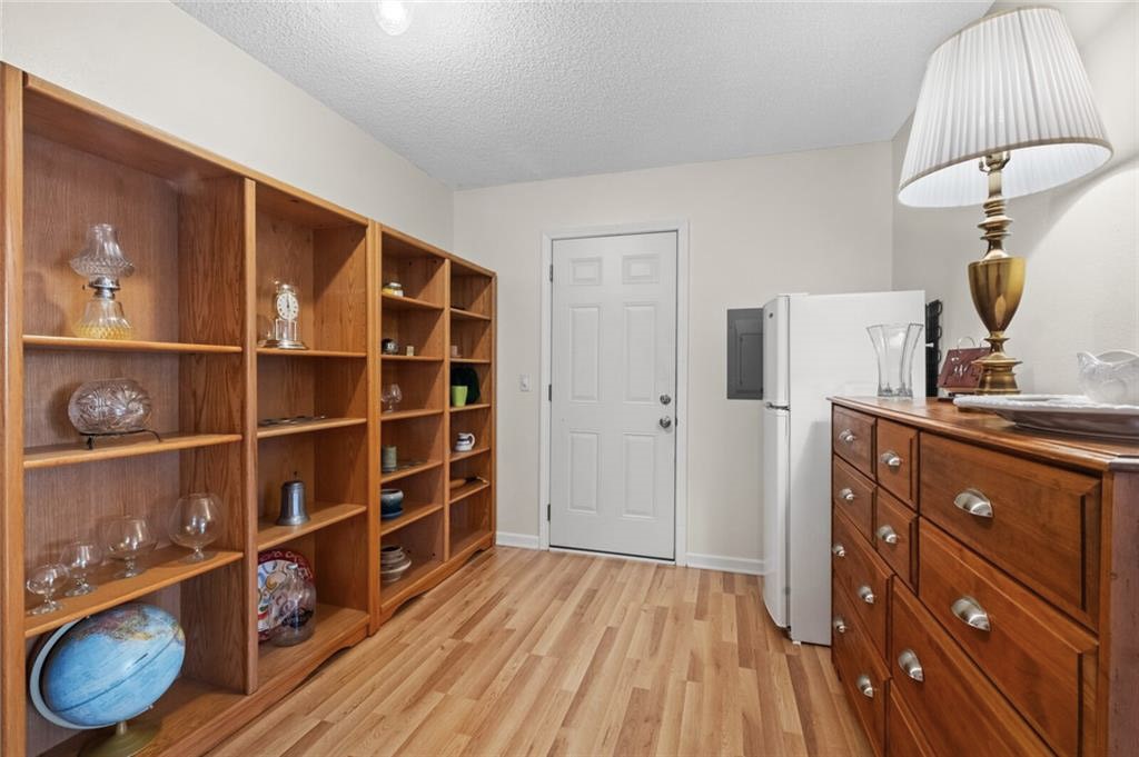 Voiss Park Estates Rogers - Residential