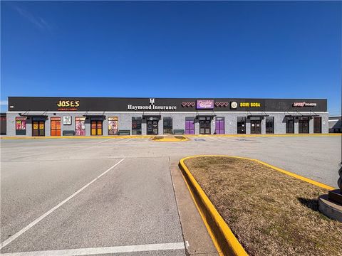 Photo of 1032 E Henri De Tonti Boulevard 6 #6, Springdale, AR 72762 (MLS # 1336203)