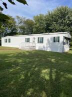 2 bedroom 2 bath manufactured home in Berryville Arkansas sitting on 5 acres of property. This home is in prime real estate and a must see.