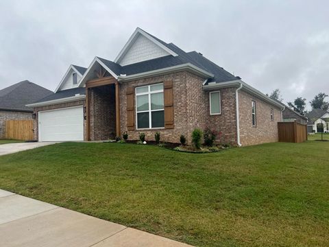 Photo of 4027 E Utica Lane, Fayetteville, AR 72701 (MLS # 1349247)