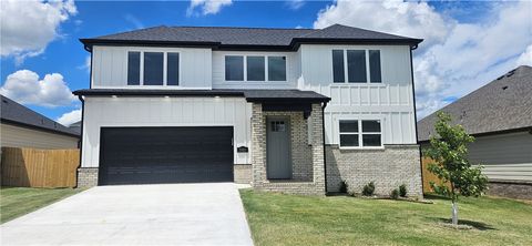 Photo of 5910 SW Coywolf Street, Bentonville, AR 72713 (MLS # 1347184)