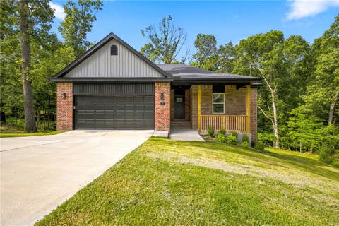 Photo of 5 Bedworth Circle, Bella Vista, AR 72715 (MLS # 1357326)
