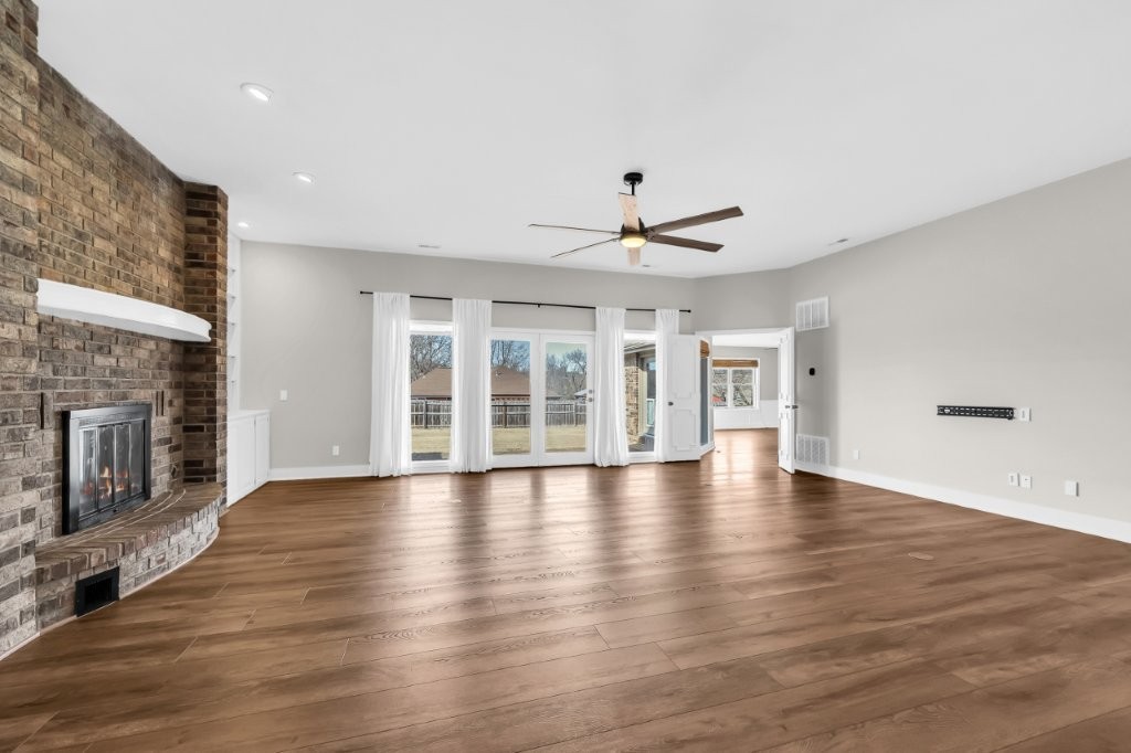 El Contento Acres Bentonville - Residential