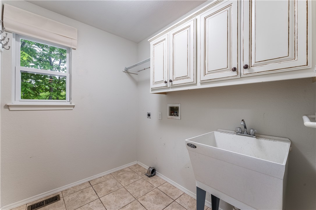 Charing Sub-Bvv - Residential Lease