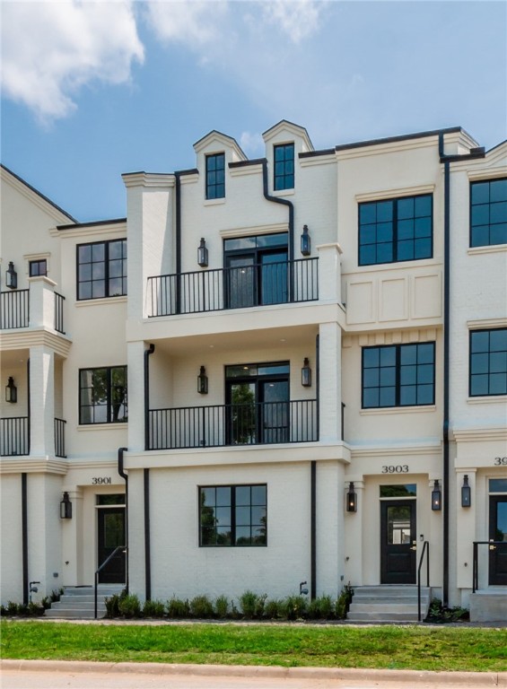 Pinnacle Heights Rogers - Residential