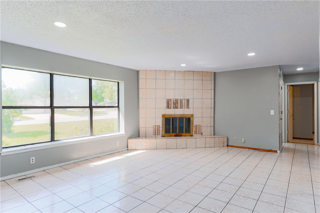 Centennial Acres Unit 05 Rogers - Residential