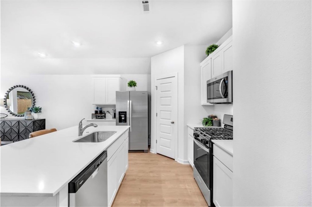 Wagon Wheel Crossing - Residential Lease