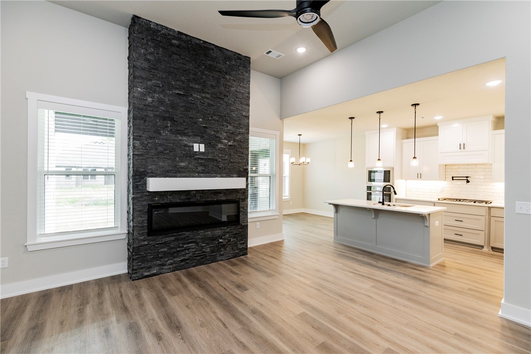 Oak Brook Sub Ph 1 Siloam Spgs - Residential