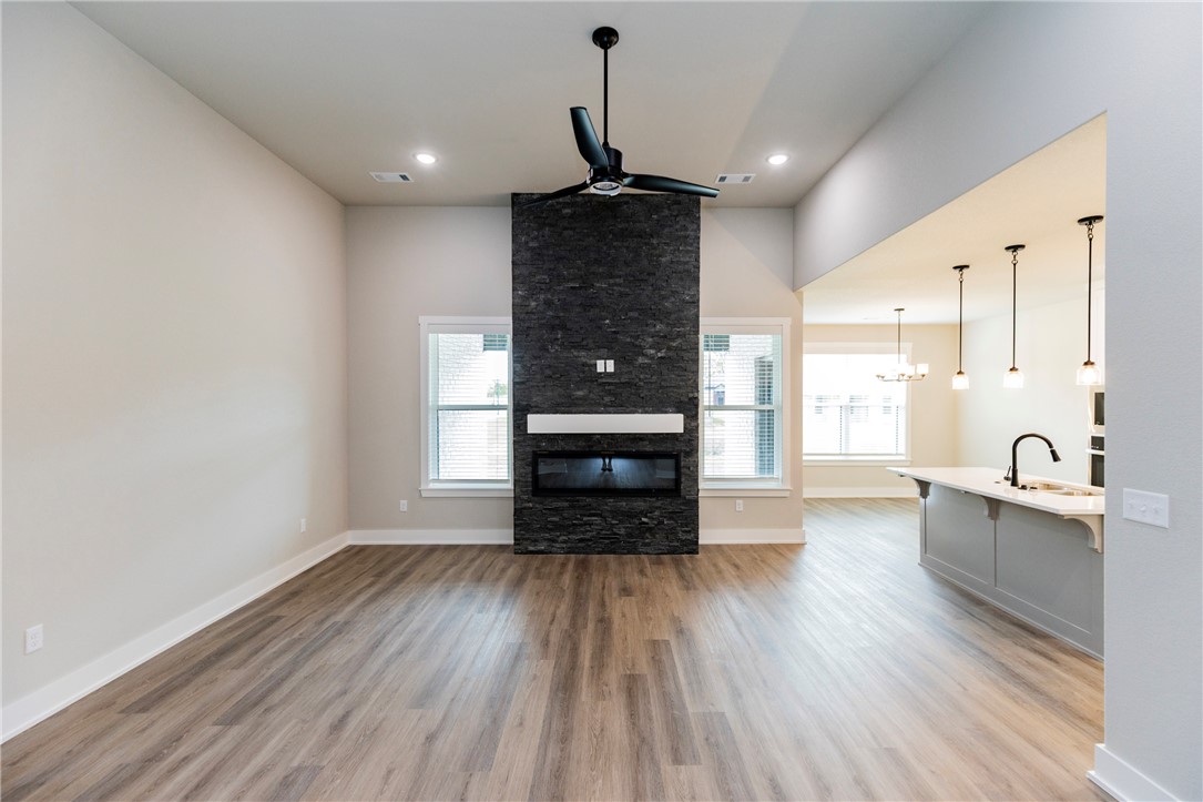 Oak Brook Sub Ph 1 Siloam Spgs - Residential