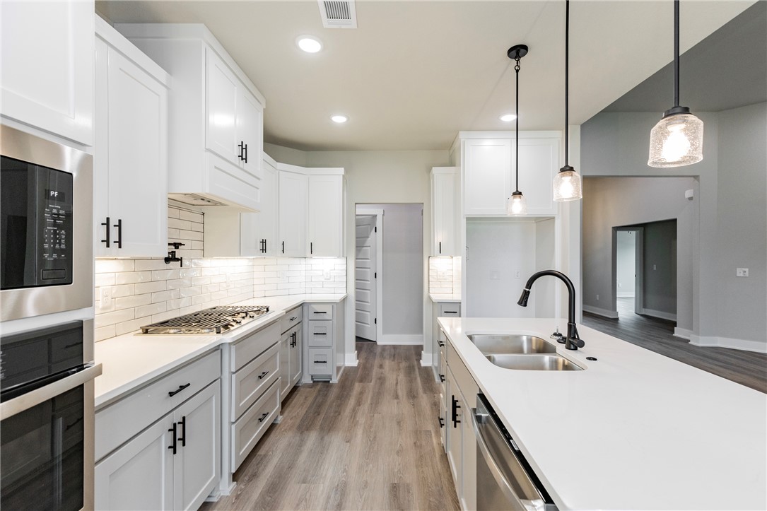 Oak Brook Sub Ph 1 Siloam Spgs - Residential