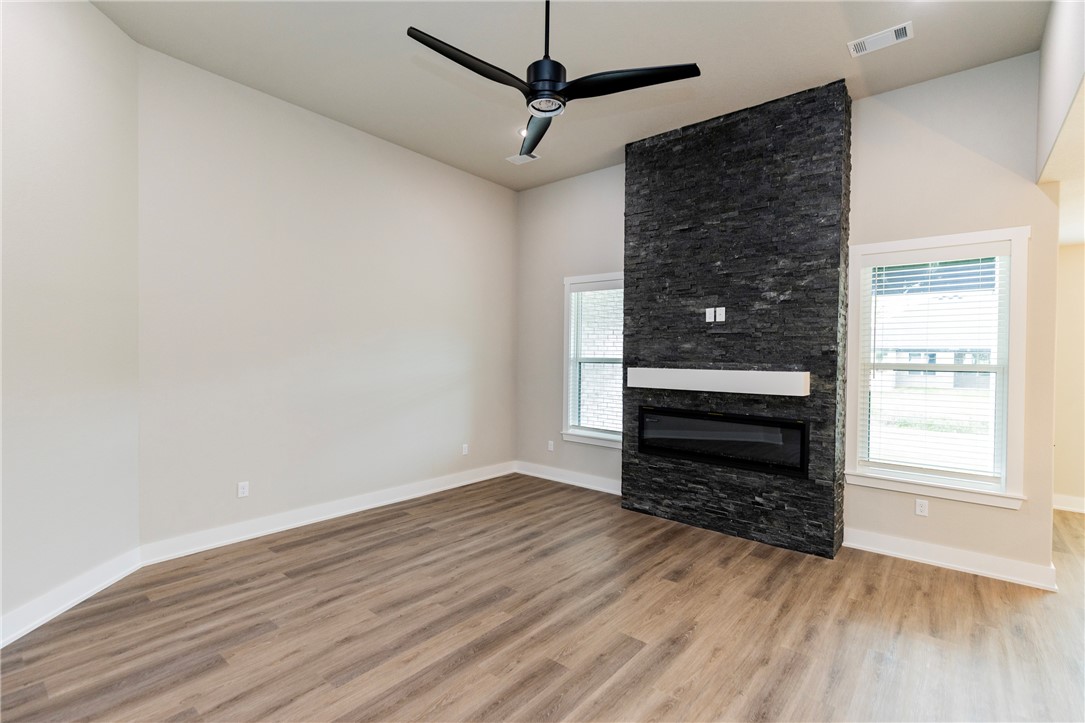 Oak Brook Sub Ph 1 Siloam Spgs - Residential