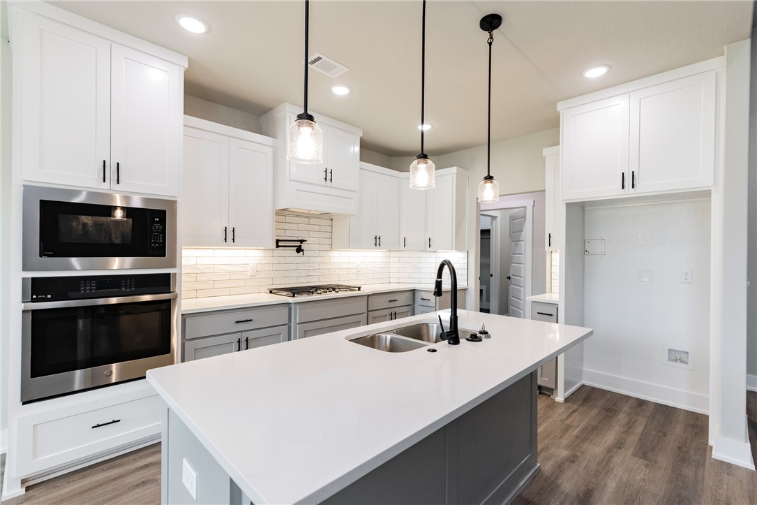 Oak Brook Sub Ph 1 Siloam Spgs - Residential