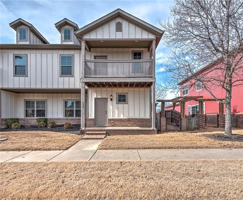 Photo of 731 N Wordsworth Lane, Fayetteville, AR 72704 (MLS # 1335192)