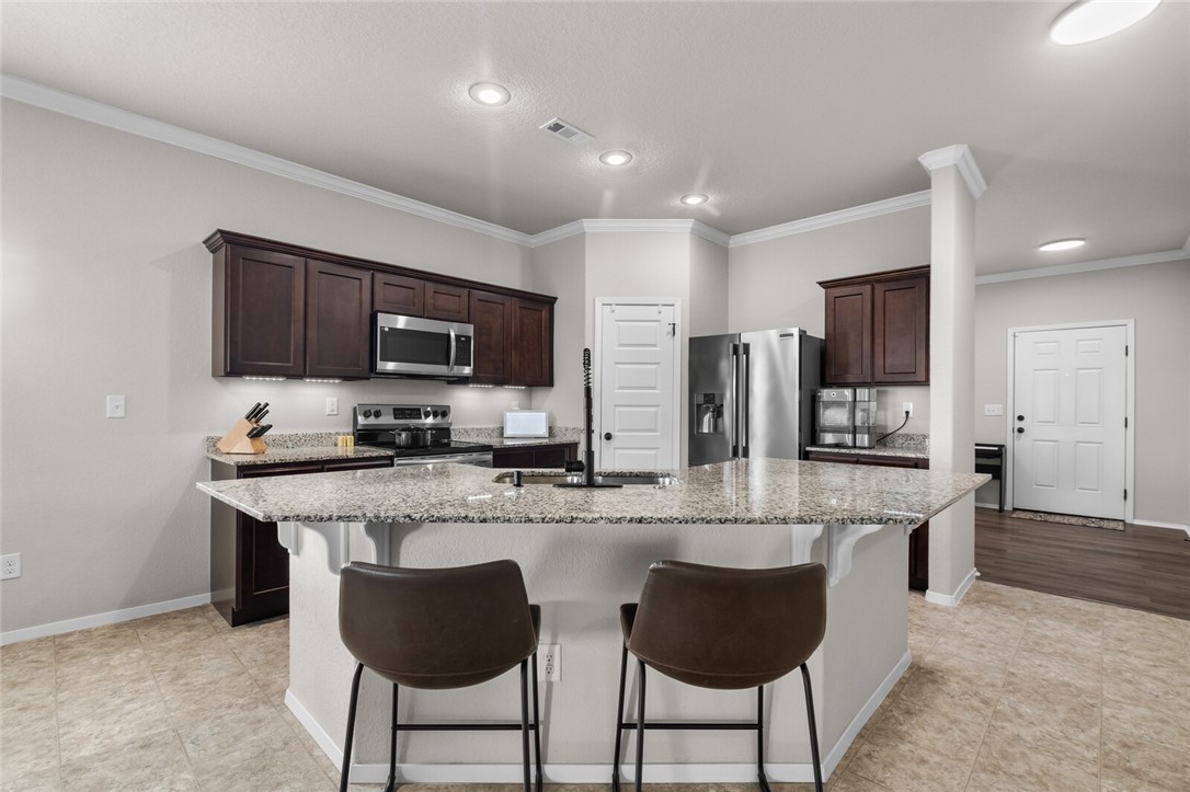 Well-maintained 3-bed, 2.5-bath, bonus room, flex room, home in a quiet cul-de-sac in the sought-after Legendary community. Built in 2018, this home offers a spacious layout and a huge, flat, fully fenced backyard—ideal for entertaining, kids, or pets. Enjoy top-notch neighborhood amenities including 2 pools, clubhouse, ball fields, basketball court, and walking trails. Just a short walk to Shaw Elementary and the incredible 120-acre Shaw Family Park featuring fishing ponds, miles of trails, splash pad, ninja park, pickleball courts, playgrounds, dog parks, and more. A perfect blend of comfort, community, and convenience!