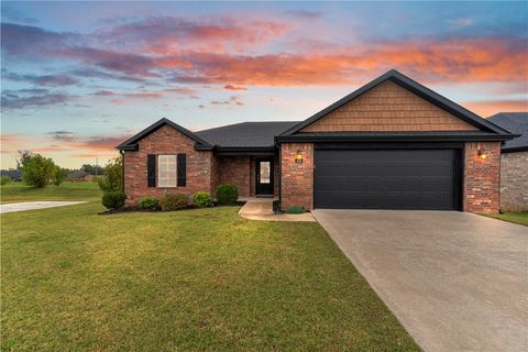 Photo of 470 Brooke Street, Tontitown, AR 72762 (MLS # 1327021)