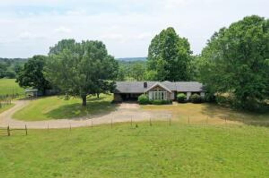 Beautiful home located in a great subdivision close to schools, churches and downtown Dardanelle.