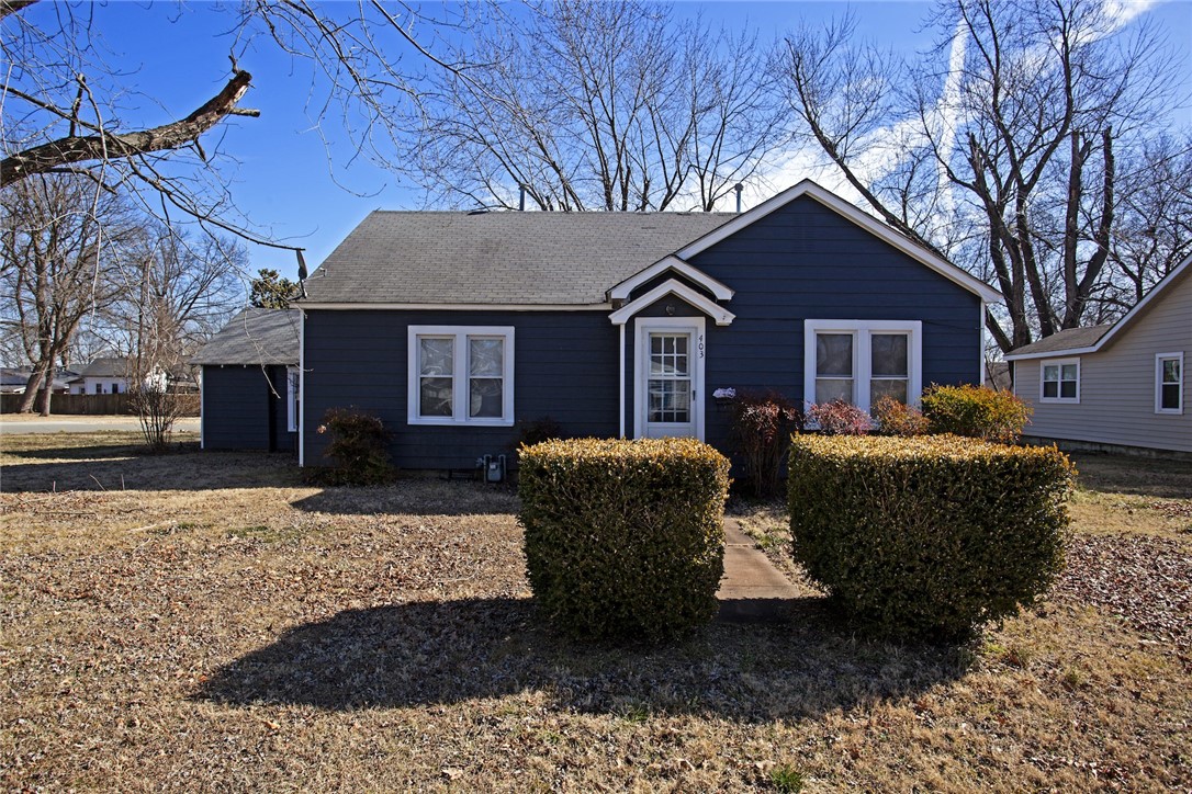 Walking distance to Walmart Home office and Downtown Bentonville!!! This 2 bedroom 1 bath home has lots of character. Original hardwood flooring in main living area. large corner lot 2 car garage. washer/dryer and refrigerator will remain in the home but owner will not maintain.