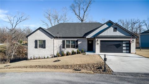Photo of 2 Anchinleck Circle, Bella Vista, AR 72715 (MLS # 1331953)