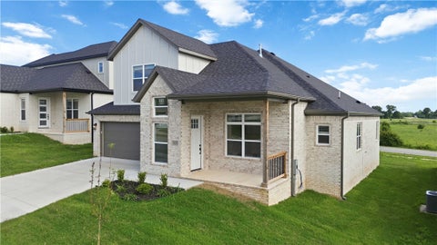 Photo of 920 Trestle Lane, Centerton, AR 72713 (MLS # 1350903)