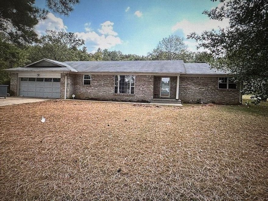 3/2 house with 9 acres