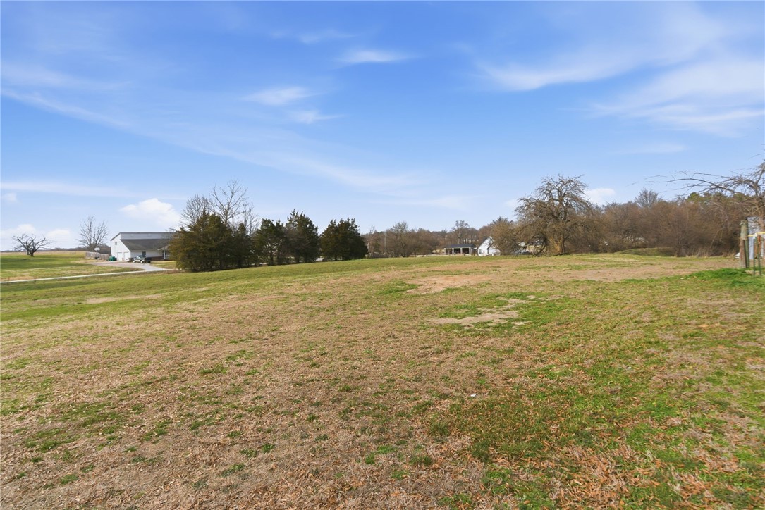 Elm Spgs Outlots - Land