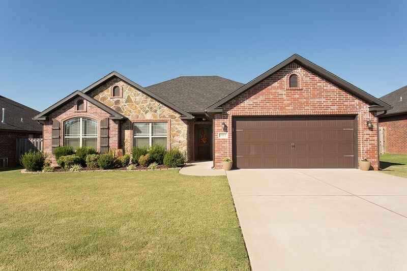 HURRY! This very well maintained home still looks brand new & is sure to go quickly! Conveniently located off of Pleasant Grove road with direct access to the Razorback Greenway from the neighborhood. This beautiful 3 bedroom, 2 bath, 2 car garage features a spacious layout with vaulted ceilings, granite countertops, & wood flooring. Enjoy your evenings strolling the Greenway or relaxing in the inviting living room! Storage shed conveys. Call us today to schedule your PRIVATE SHOWING!