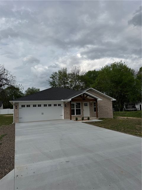 Photo of 203 NE 2nd Street, Atkins, AR 72823 (MLS # 1341625)