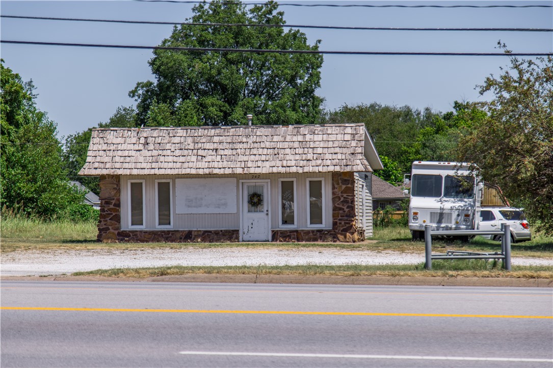 Springdale Outlots - Commercial Sale