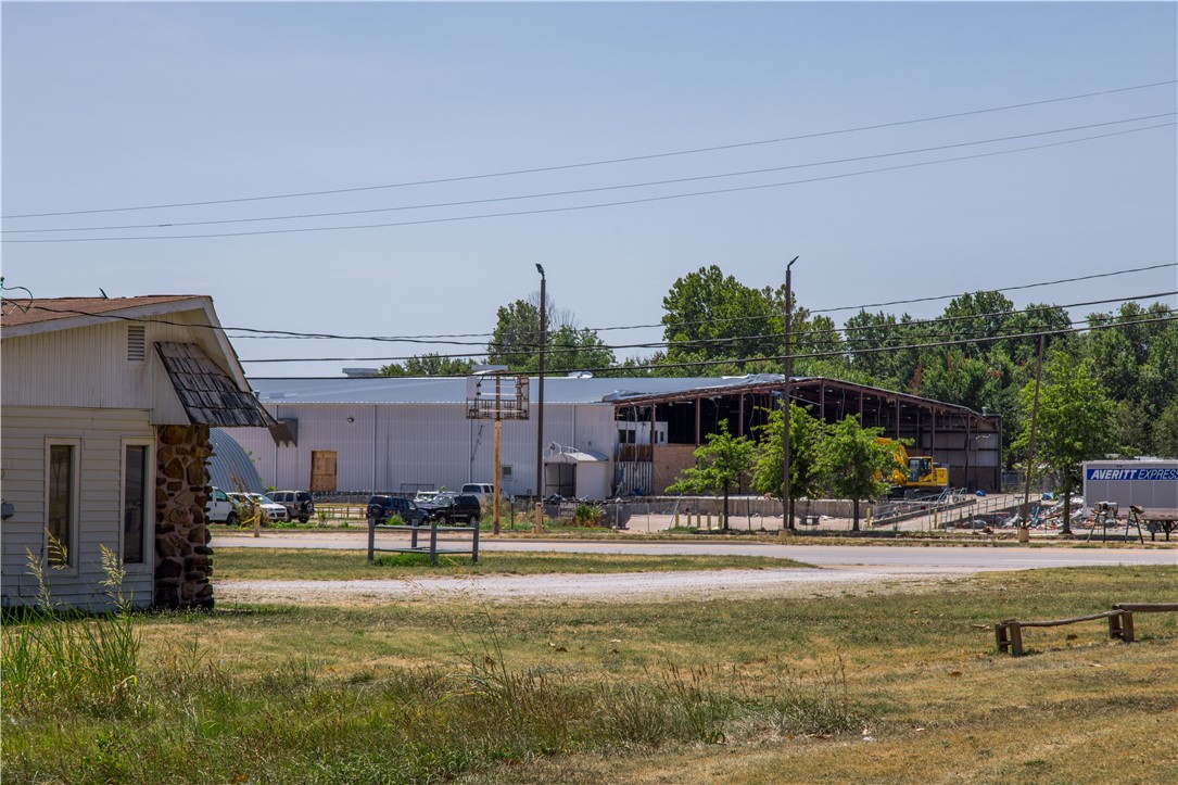 Springdale Outlots - Commercial Sale