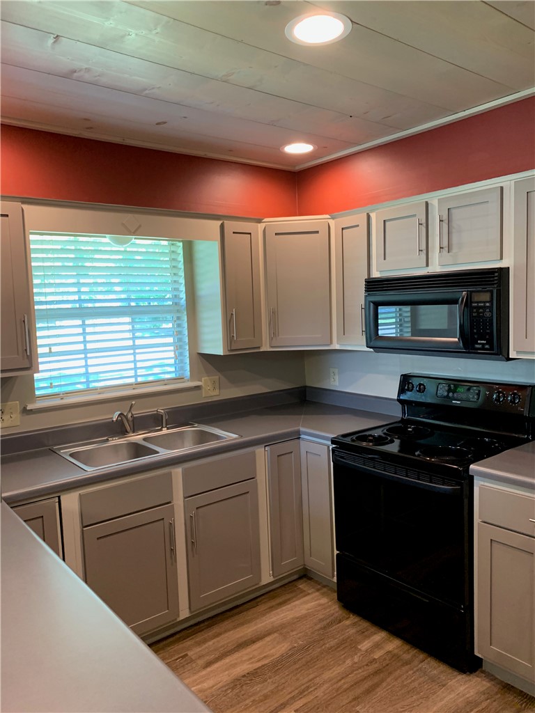 Couchs Addition - Residential Lease