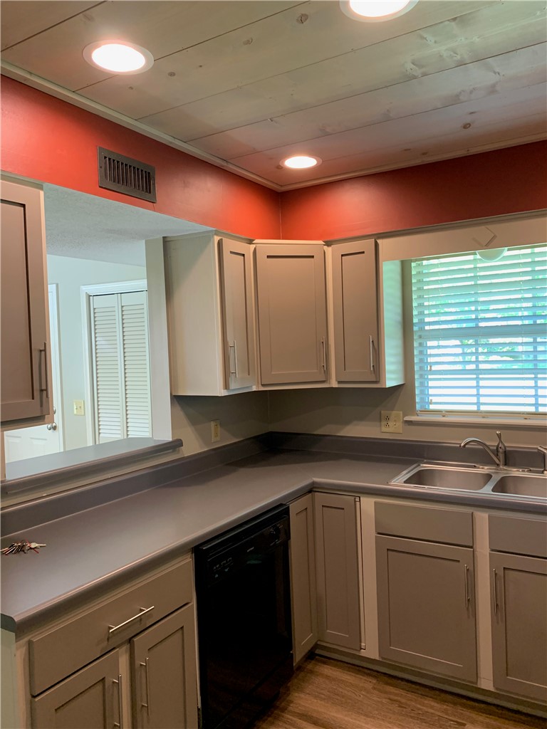 Couchs Addition - Residential Lease