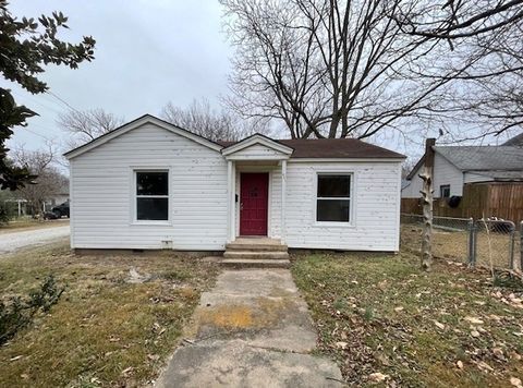 Photo of 421 S Washington Street, Siloam Springs, AR 72761 (MLS # 1334150)