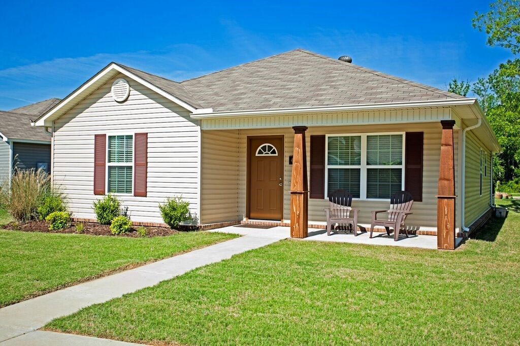 A must-see one owner 3 BR, 2 BA home in The Coves Subdivision welcomes you with a relaxing covered front porch. Enter to an open living room/dining/kitchen w/inviting neutral colors & beautiful crown molding throughout. Kitchen features lots of counter space, stainless appliances & can lighting. Outside features include: radiant barrier insulation, full gutters, window treatments, garage enters from back of the house. Located just minutes from shopping, I-49 & UofA! Walking distance to park & trails!