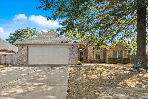 Photo of 300 Old Forge Drive, Bentonville, AR 72712 (MLS # 1363738)