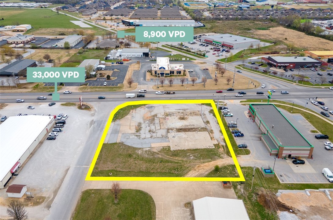 Drive-Thru Space. ±1,860 to ±7,564 SF of planned retail space available in west Springdale. This location services Tontitown, one of the fastest-growing communities in Northwest Arkansas. Surrounded by many prominent retailers, this is the perfect location for your local business or a national chain.